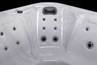 Гидромассажный спа-бассейн Sunrans SR801B Гидромассажный спа-бассейн Sunrans SR801B