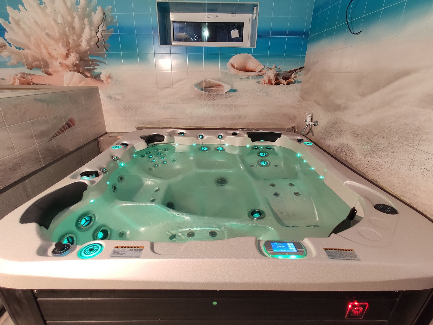 Краткий видеобзор спа-бассейна Vortex Spas Cobalt на установке у клиента!